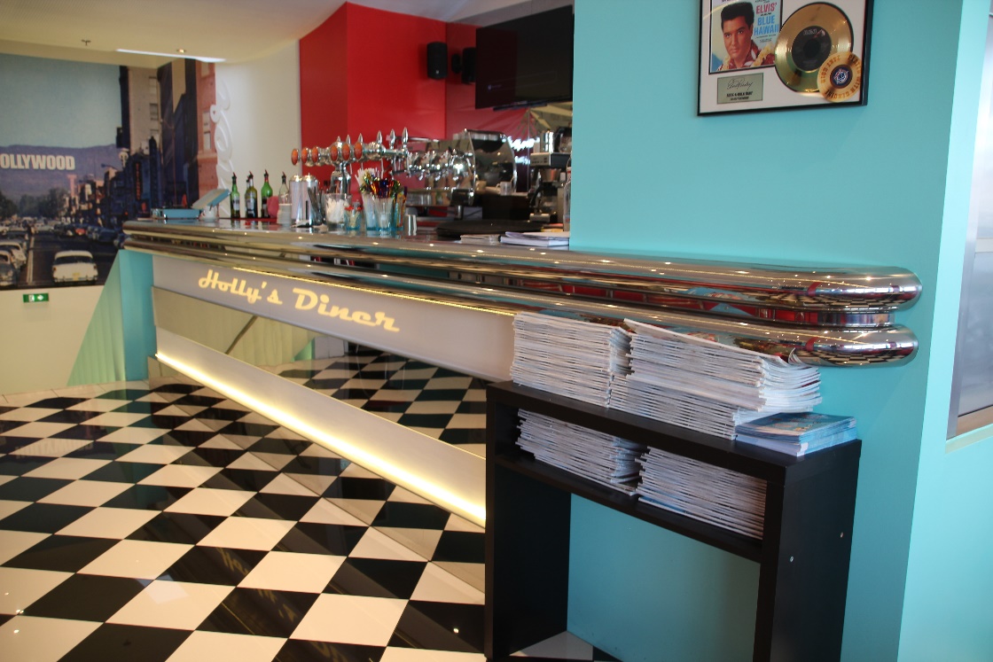 HOLLY’S DINER - Tours - Yvelinox